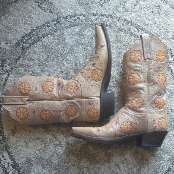 Lucchese Shoes - Lucchese Tan Leather Boot Interior Detail